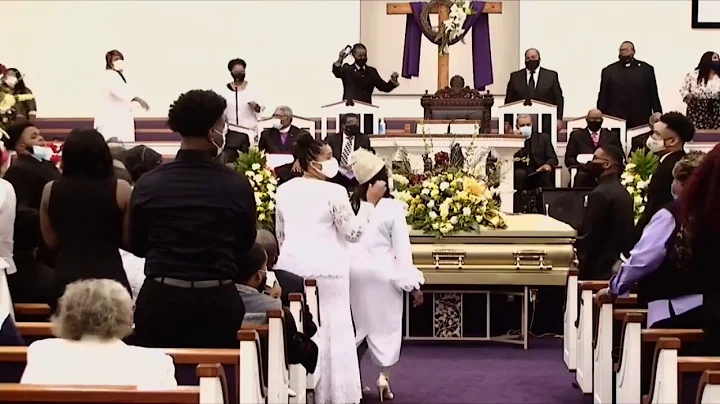 MASSIVE PENTECOSTAL FUNERAL PRAISE BREAK 2020- Mat...