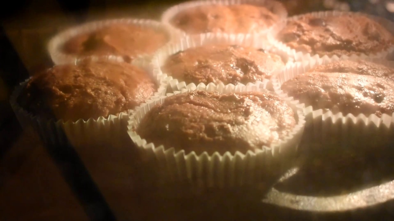 30x speed time lapse muffins rising while baking 4K - YouTube