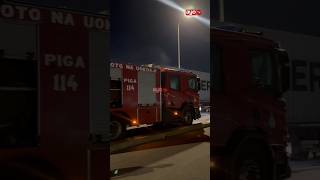 Video Askari Wa Zima Moto Wakimalizia Kazi Ya Kuzima Moto Kwenye Lori Daraja La Kijazi Uu Huu.