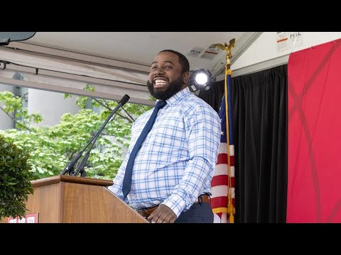 Staff Appreciation Award winner Ralph Vieux addresses the Harvard Law Class of 2025