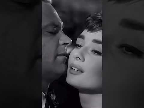 أودري هيبورن بدور سابرينا وويليام هولدن بدور ديفيد لارابي في فيلم سابرينا 1954