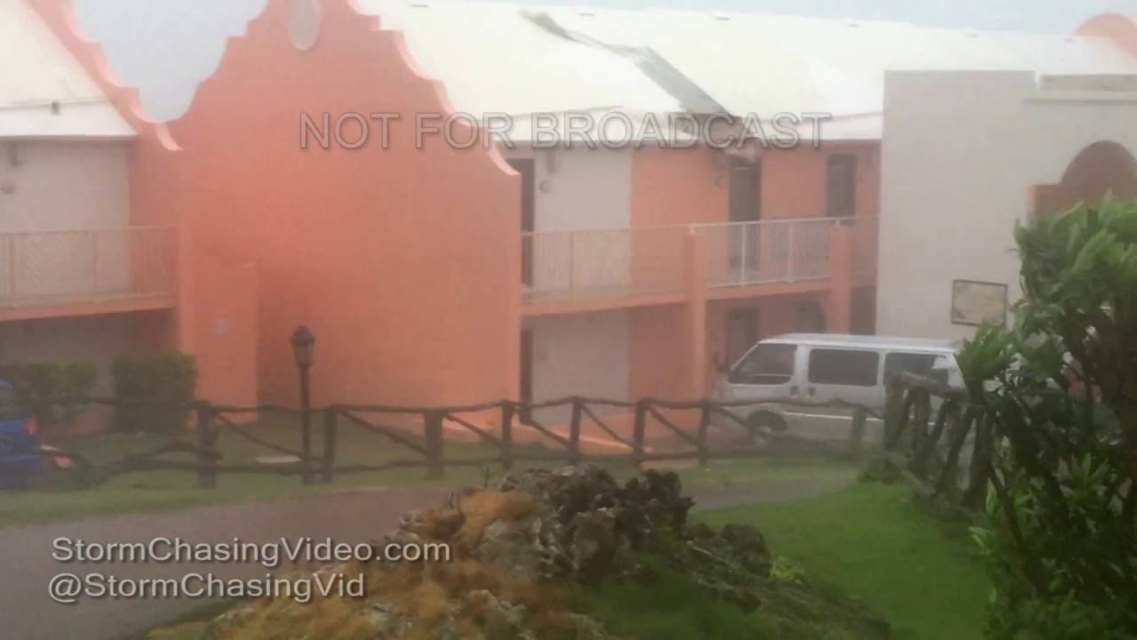 Hurricane Nicole Bermuda Eyewall - 10/13/2016