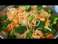 Pollo con espaguetis ,brócoli 🥦 zanahoria y cebolla (comida china)