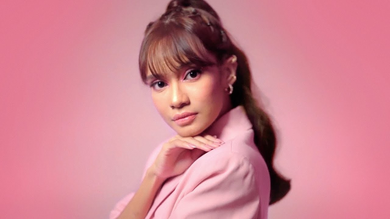 Watch Audrey Tapiheru - Constantly You (Visualizer) on YouTube Watch Audrey Tapiheru - Constantly You (Visualizer) on YouTube