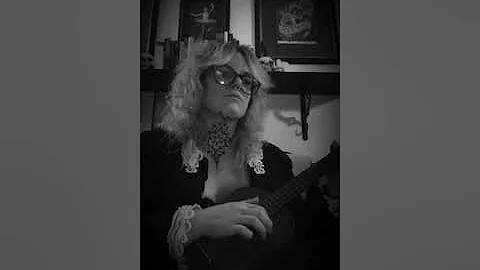 Glory box-Portishead ukulele cover by Heather Lamb...