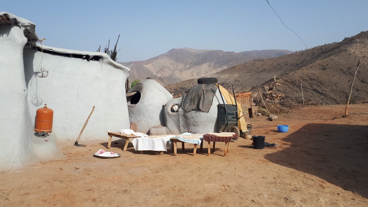 الاجواء في صباح الباكر وطهي الخبز في الفرن تقليدي والعيش في جبال الريف #الحسيمة #village_life