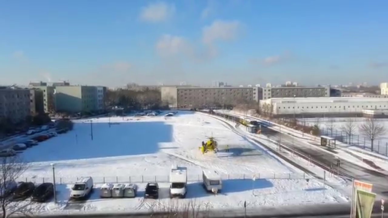 Spektakuläre Landung nach 2x Landeabbruch, Eurocopter ADAC Luftrettung Berlin 18.01.2016