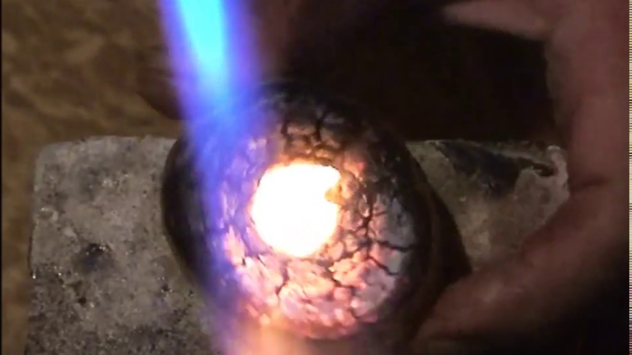 тигль для плавки золота из картофеля - YouTube