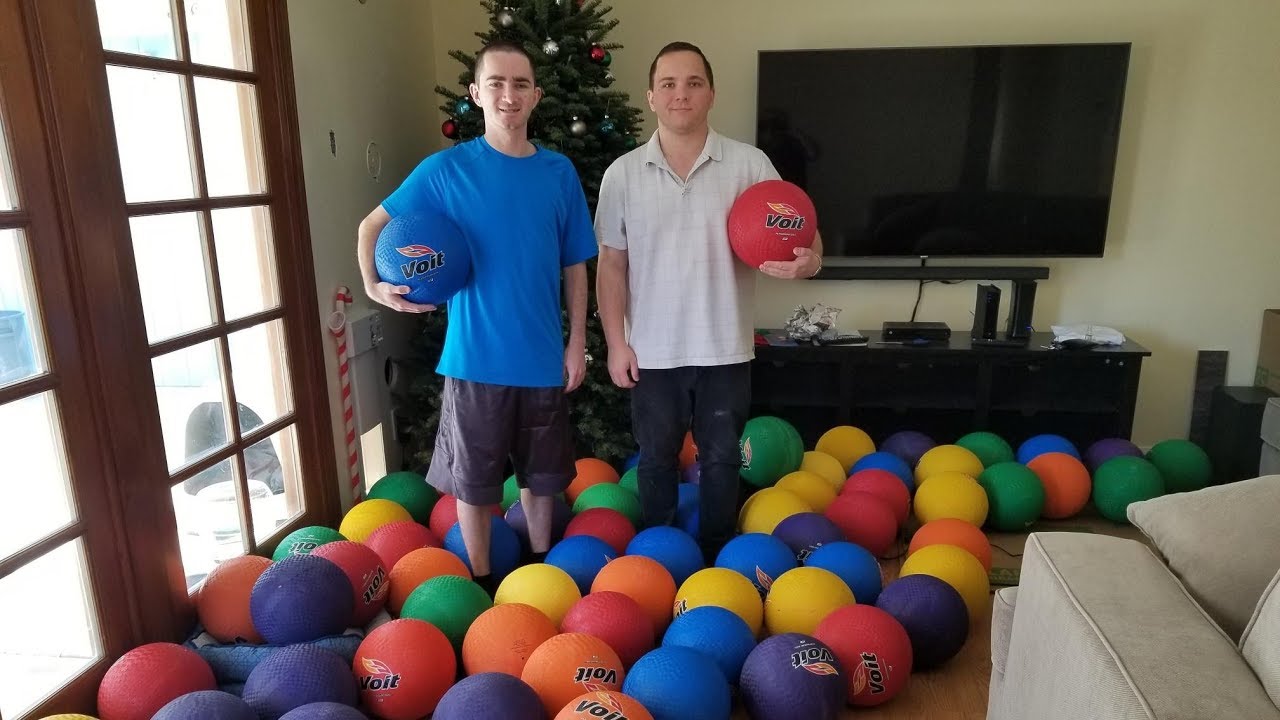 Playground Balls! | Vlogmas 2018 [Day 19]