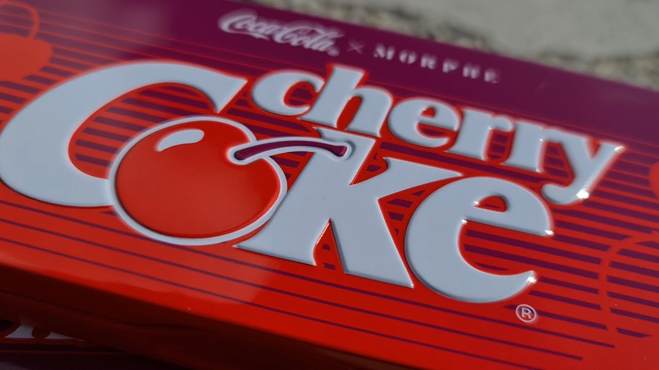 COCA-COLA X MORPHE: CHEERFULLY CHERRY PALETTE e BUNCH O'CHERRIES SET DI SPUGNE