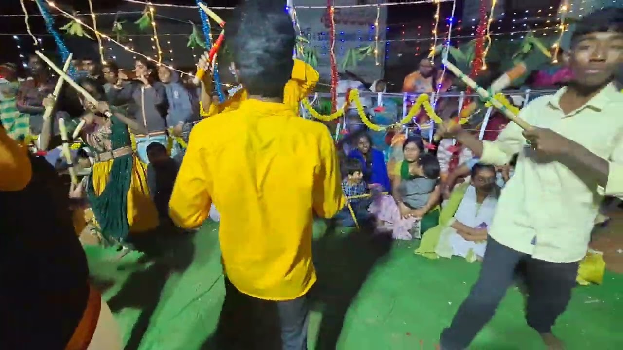 ఉలవలవారిపల్లె కోలాటం గజ్జపూజలో బి.కొత్తకోట గురువు, కట్లు కృష్ణారెడ్డి 6-12-2025 