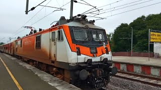 CNB's 37296 WAP7 powers 19715 JP-GTNR EXPRESS skips Daliganj Junction.
