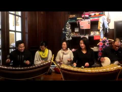 เพลงช้าง - ค้างคาวกินกล้วย | 2011-2012 Teachers' Performance | WSF School
