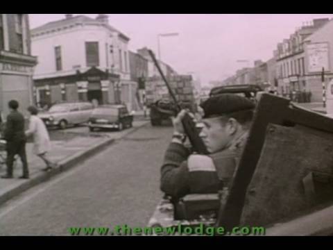 Video: Beste Zwarte Taxitour In Belfast, Troubles-muurschilderingen Op Falls En Shankill Roads