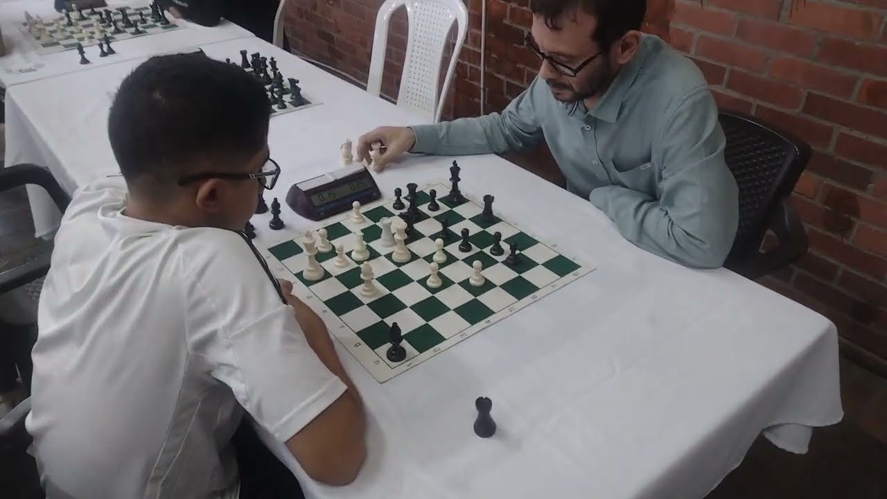 Ajedrez Universitario -- FM Santiago Rayo VS German Cardenas