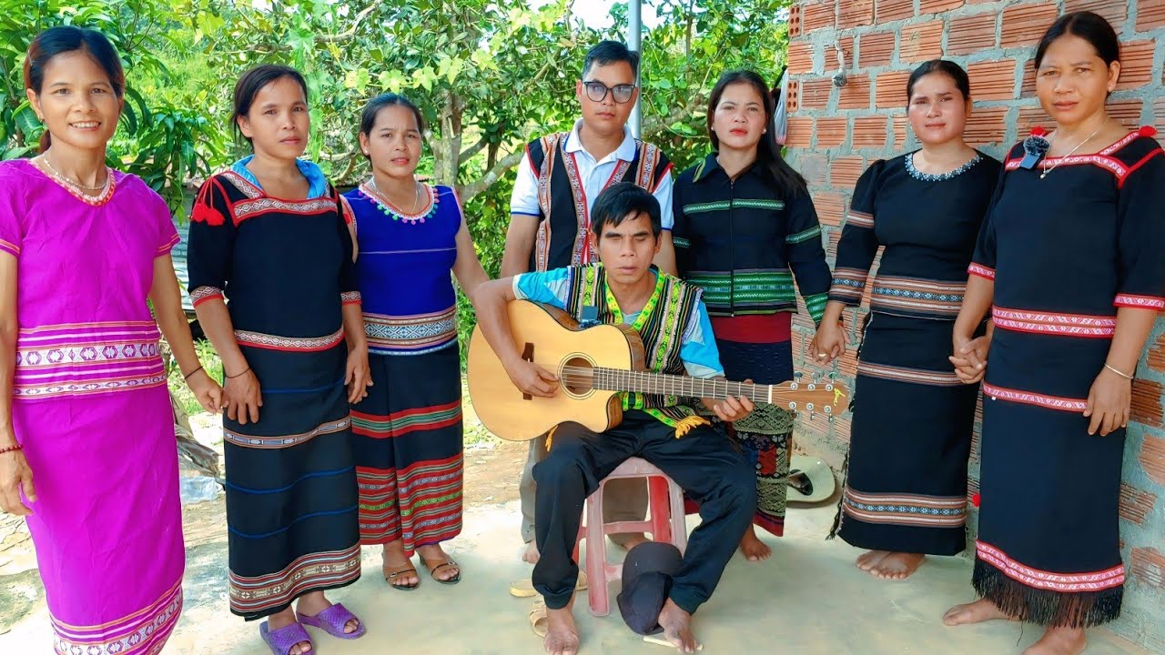 WENG ŬT DŬT Ơ̆T LĔ SĔ SŎ HA GRĔÑ - yŏng VEŎH & mĭ NGUYÊ̆T & mai HUN | siu lan