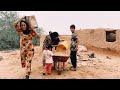 Desert Women Lifestyle In Iran عائلة بدوية عربية الزراعة الصعبة في يوم بارد 