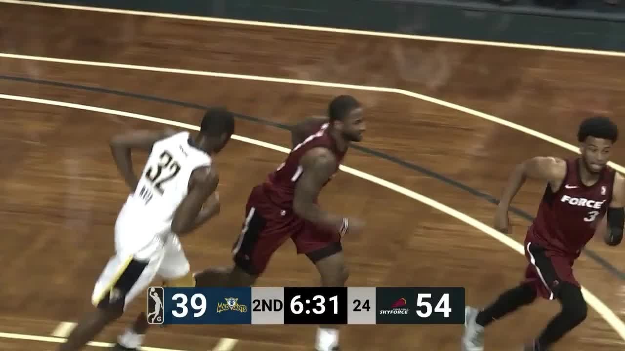 Rodney Purvis slams it home