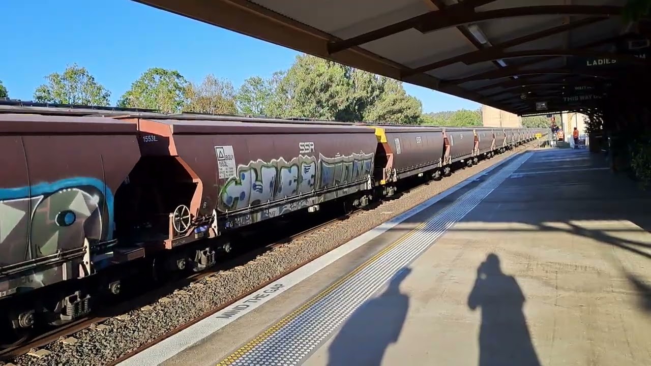 Loaded SSR grain train through Gunnedah destation Carrington 16/12/25