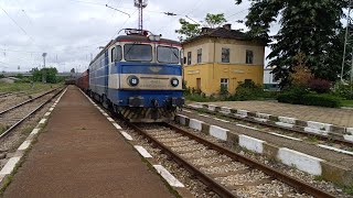 ДТВ30623 с 46012 от Пирдоп за Бургас пристига на гара Казанлък