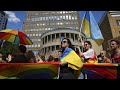 Las celebraciones del Orgullo se unen a las reivindicaciones de paz en países como Polonia