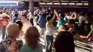 Sunday Afternoon Salsa at Robson Square, July 8 2007