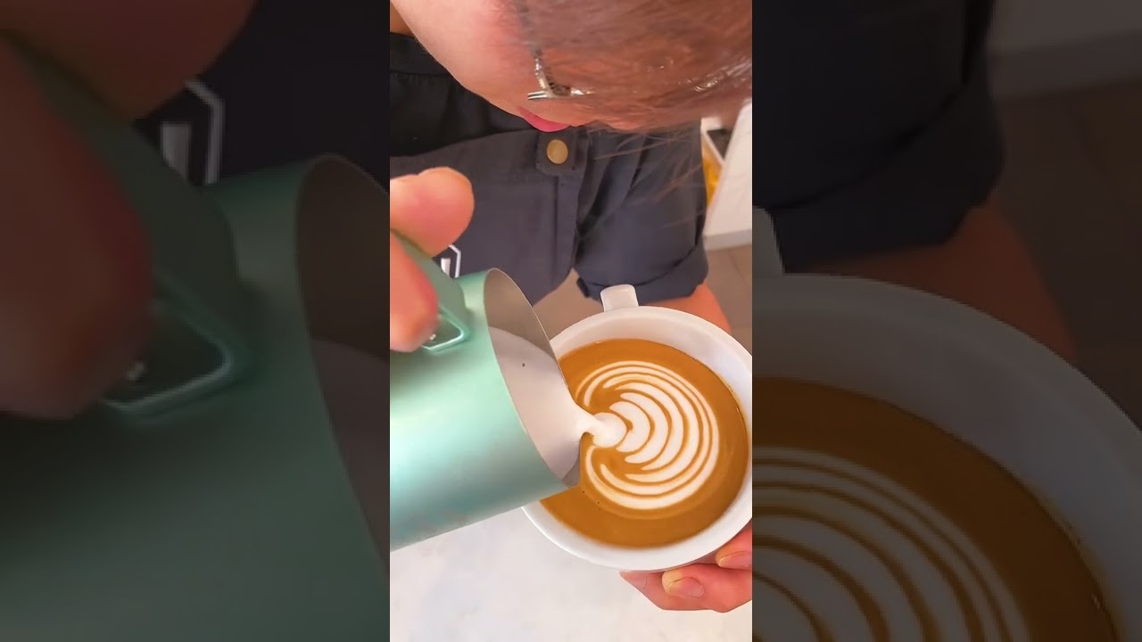 Tulipán Básico 🌷 Latte Art #shorts #barista #coffee #espresso