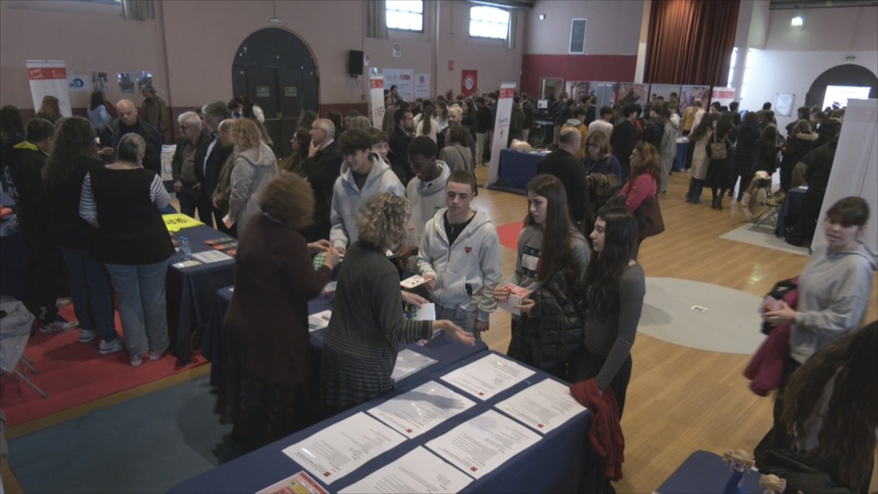 Mollet ha engegat la 4a edició de la fira ‘Mollet t’orienta’ amb 13 expositors