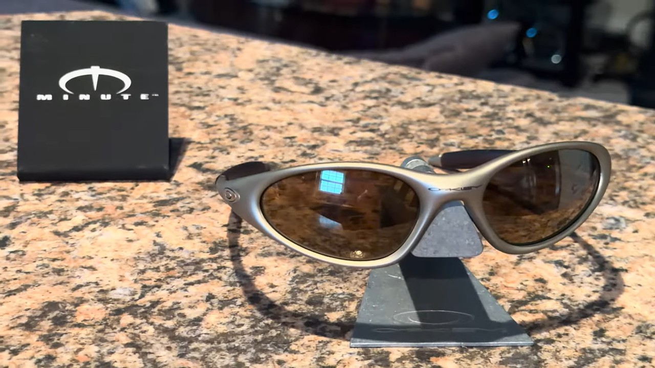 RARE OAKLEYS - UNBOXING the Minute in FMJ Platinum / Gold Iridium