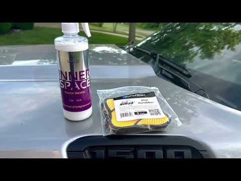 Скраб Ніндзя для хімчистки інтер'єру автомобіля Autofiber Scrub Ninja Star Scrubber,18x18 cm, black/gold, видео 1