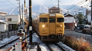 JR可部線 梅林駅に普通電車到着