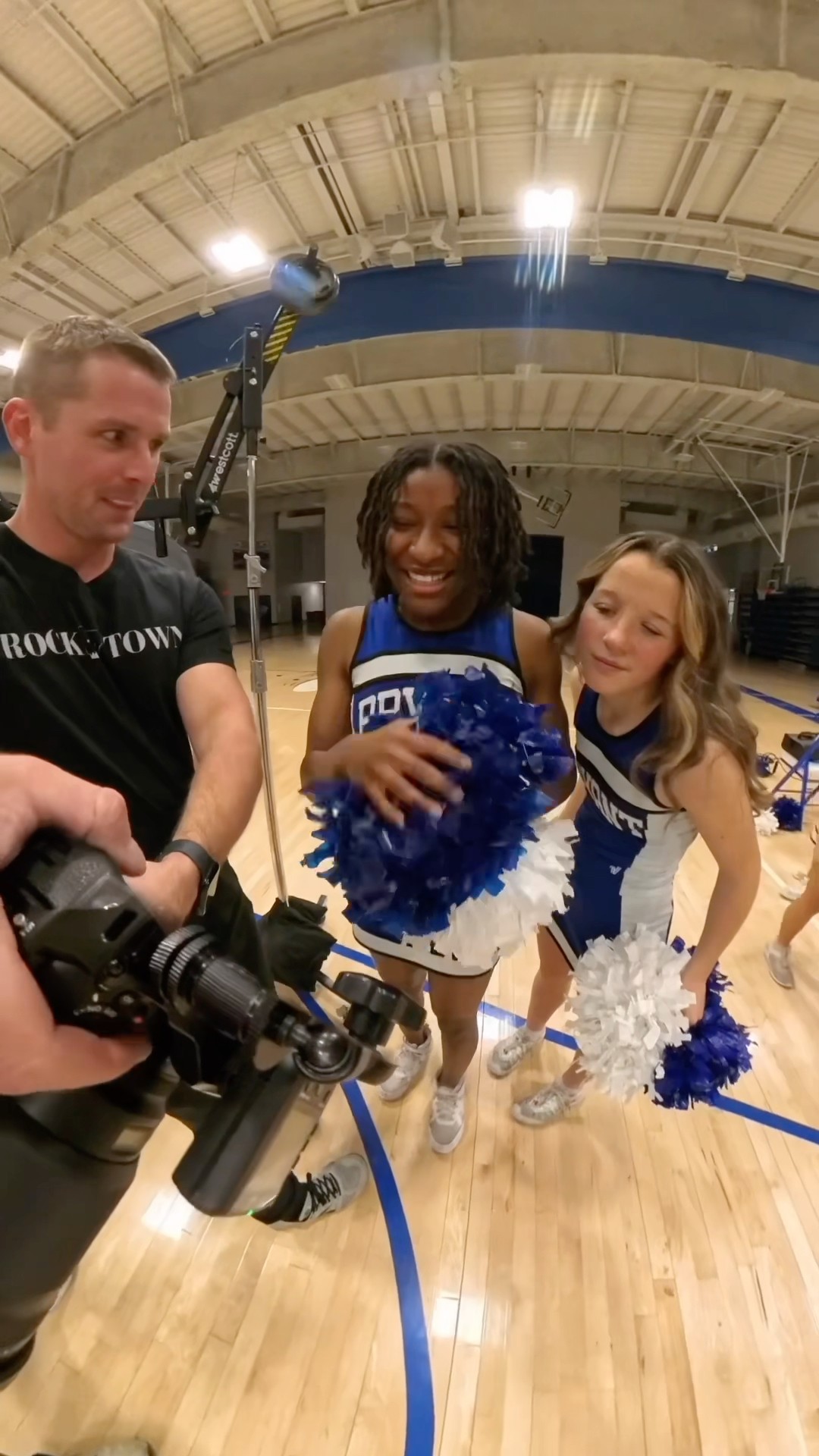 Cute cheer pose! Love the reaction! #cheerleading #cheerphotography #nikon