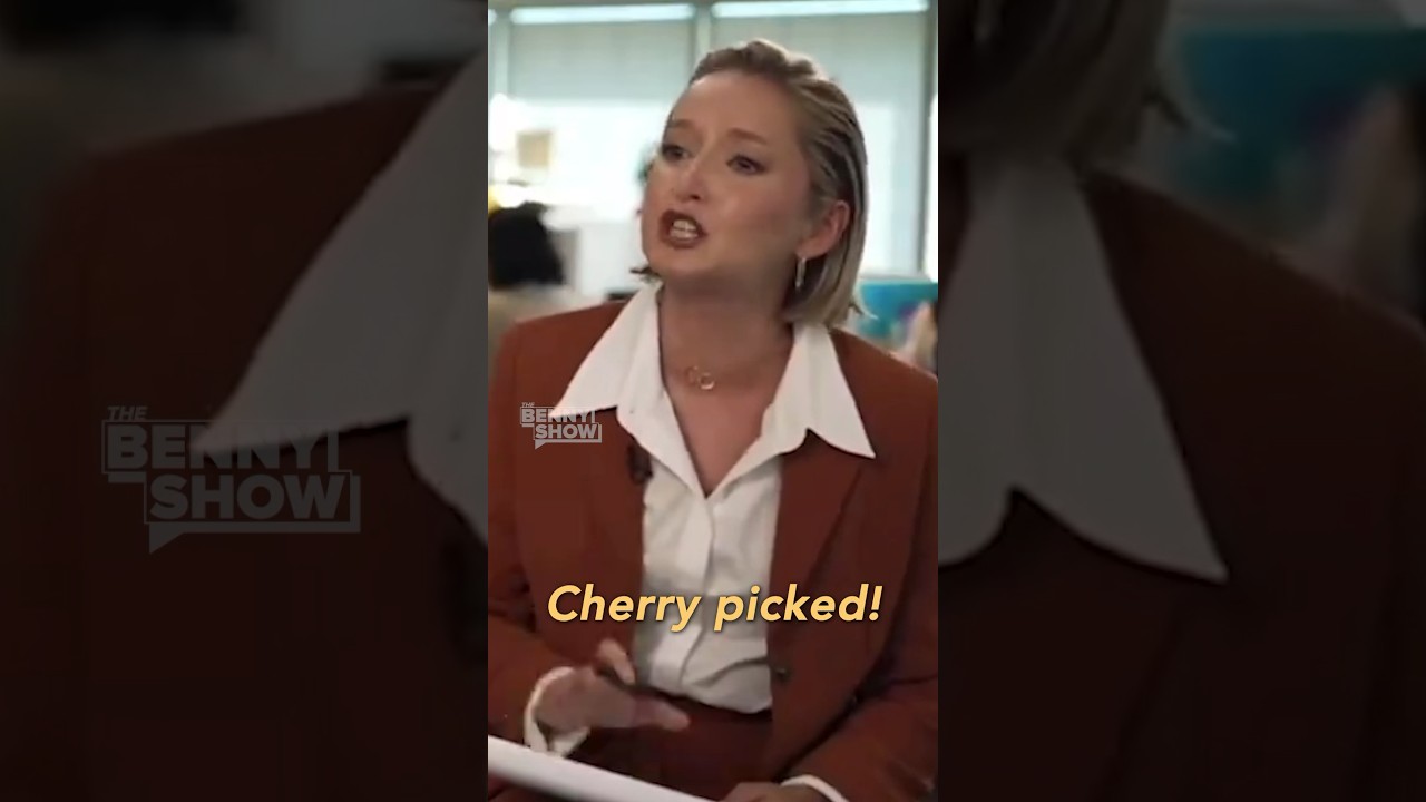 Vivek FLIPS SCRIPT on race-baiting reporter 😮