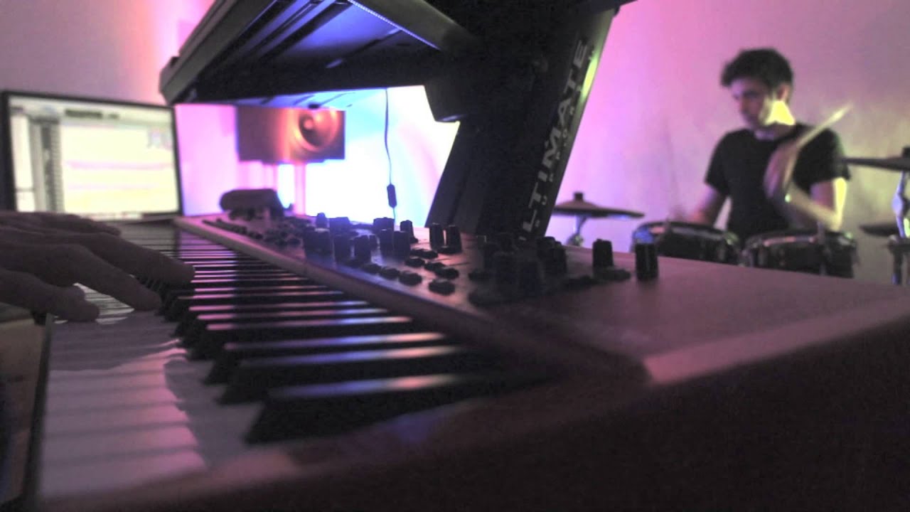 Ne-Yo - Let Me Love You - Annie's Room