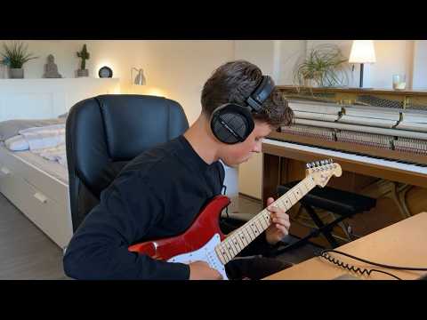 NBA YoungBoy's Guitarist Makes A Beat For Him From Scratch