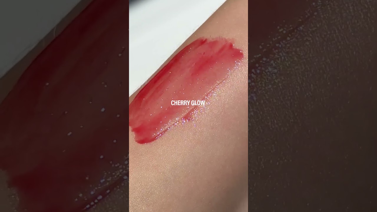 NEW MoistureGlow™ Plumping Lip Serums