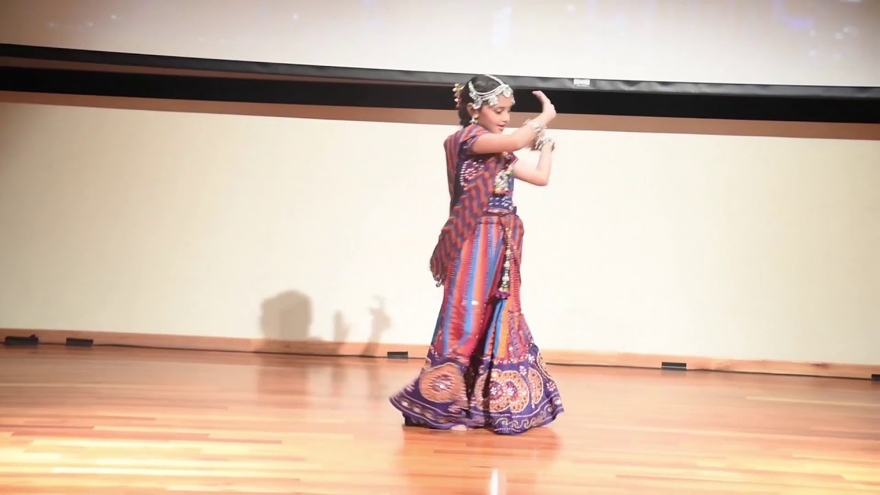 Dance performance for Lalu Darwaza by Vanshika