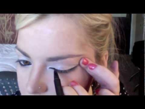 What's In My Personal Makeup Bag? PLUS, My Daily Makeup Routine!