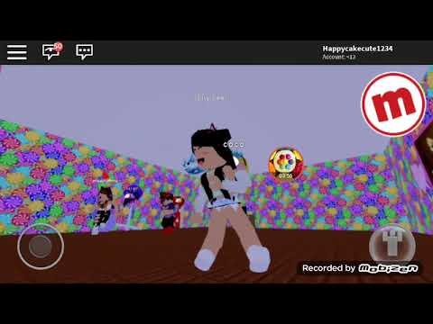 Playing Roblox Meepcity With Poppyandlucy In A Party Dancing
