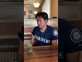 初デートの場所について提言をするイチロー気取りの会社の先輩