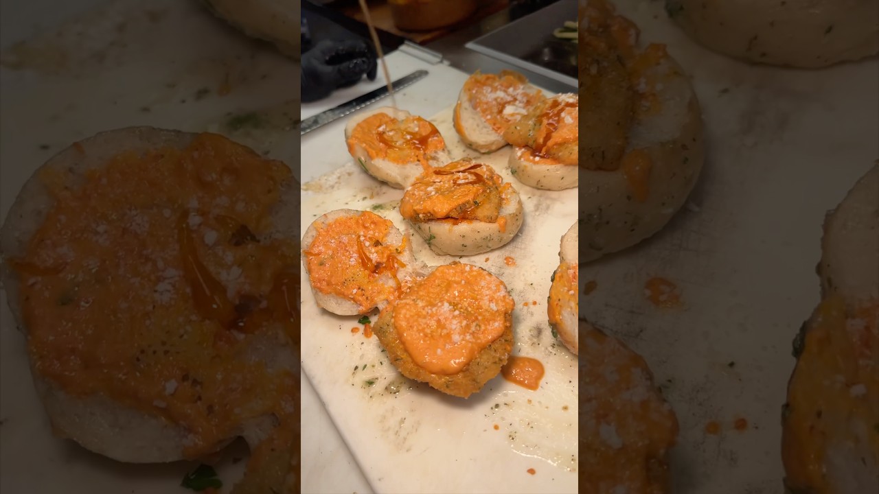 The GIANT CHICKEN VODKA PARM GARLIC KNOTS from Galleria of Merrick on Long Island, NY! #DEVOURPOWER