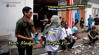 Download Lagu WARGA SEKITAR TERTEGUN MELIHAT DUET NIA \u0026 RIAN SAAT MENYANYIKAN LAGU BEGALENG IME \u0026 DONGAQ LANGIT MP3