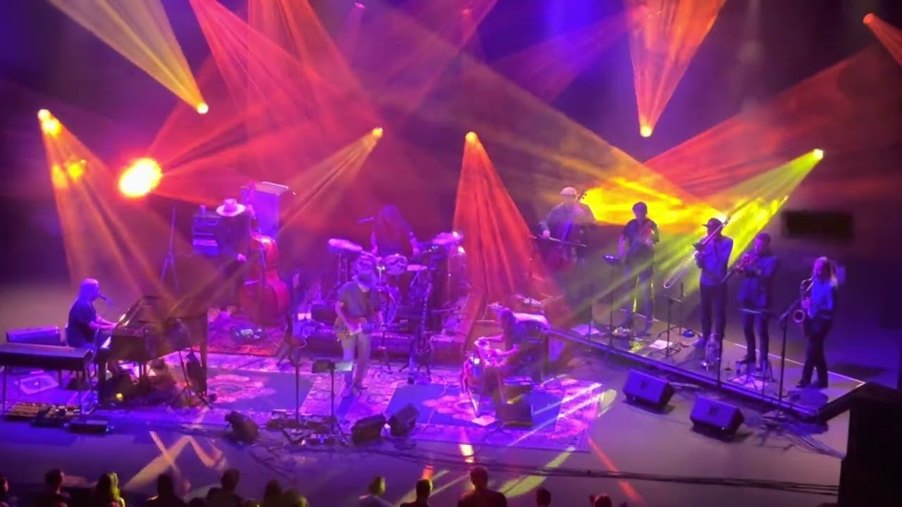 Scarlet Begonias (v4/jam) Bob Weir & the Wolf Brothers w/ the