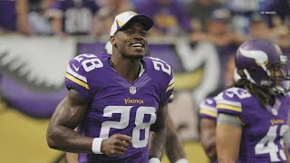Celebrity NFL running back Adrian Peterson removed from Houston-bound flight, arrested Net Worth