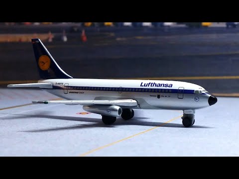 Reviewing the 1/500 Boeing 737-200 (Lufthansa) by Herpa Exclusive
