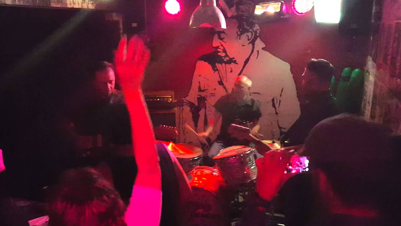 The Tri Deuces - misirlou