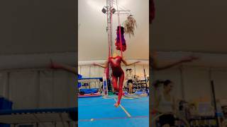 Backstage training! Finding the shapes with the spin✨🔥Inspired by figure skating spinning🤩 #aerial