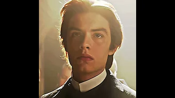 Louis Partridge 