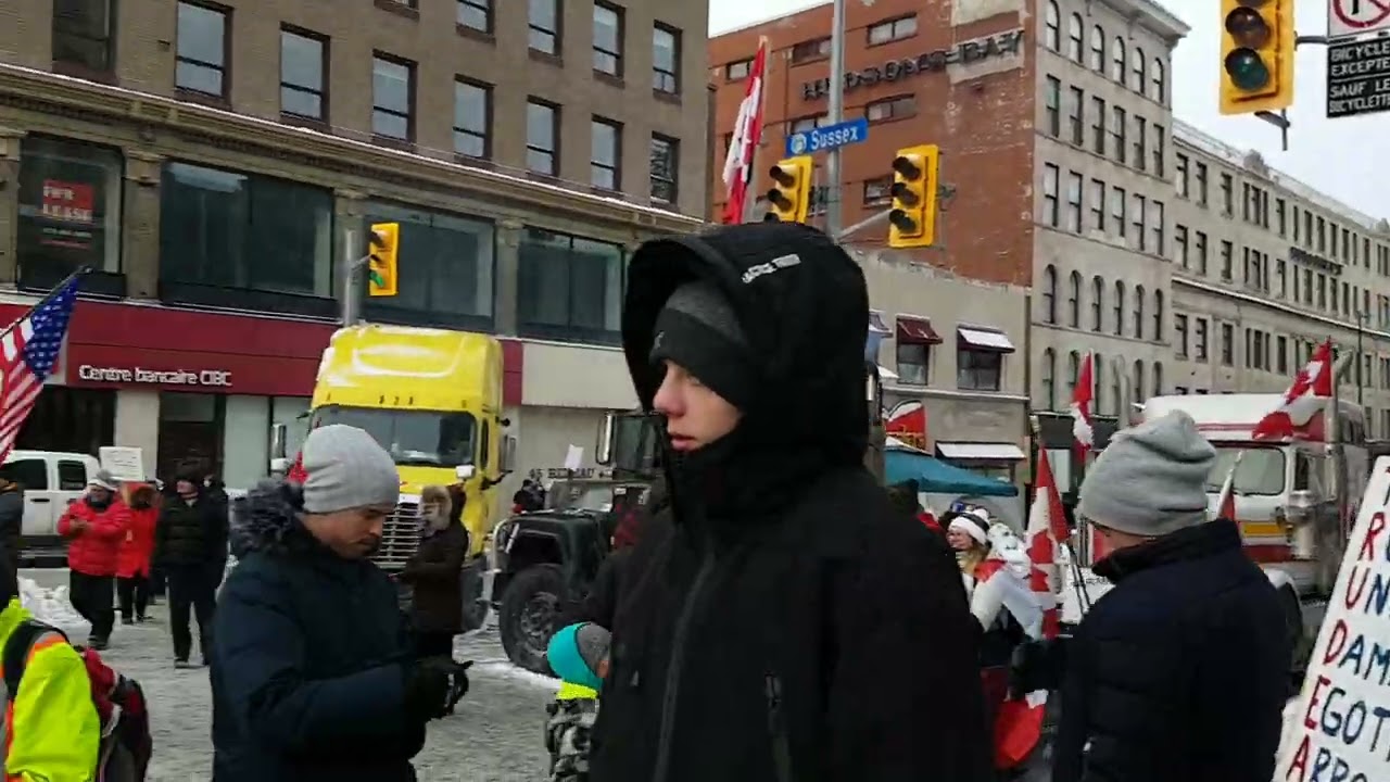 Freedom Convoy - Locomotion Conga Line - 4 Feb 22, 4:04pm