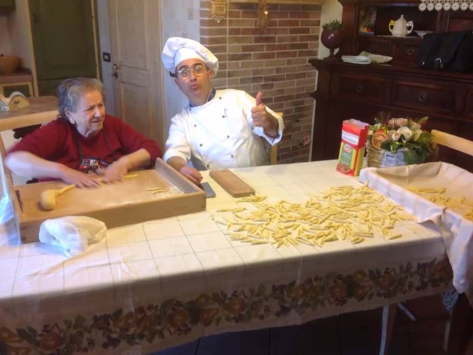 PEUCEZIA Cavatelli e Capunti di Mamma Coletta . YouTube